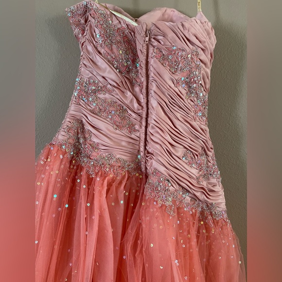 Pink Joli Prom dress in size 2 - Picture 4 of 4